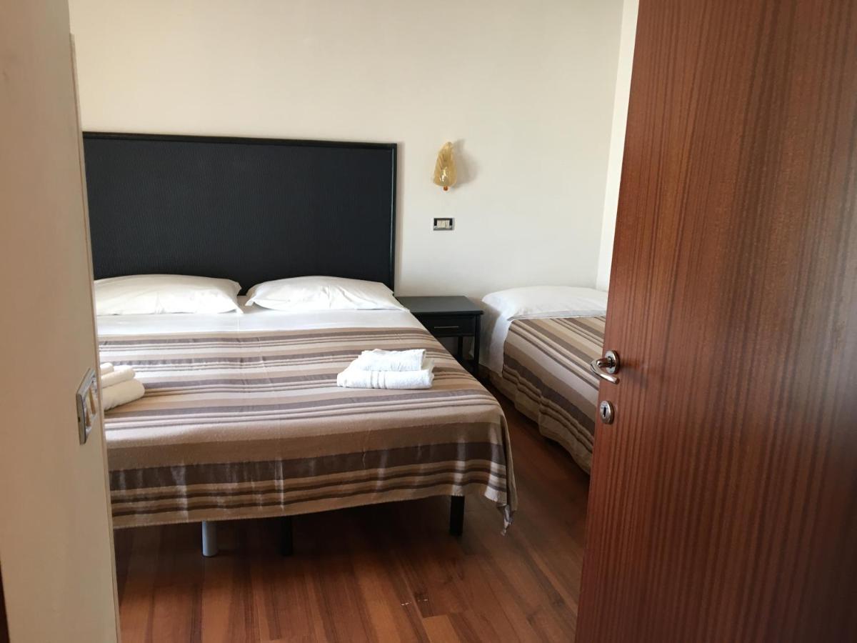 Hotel Consul - Family Hotel Riccione Bagian luar foto