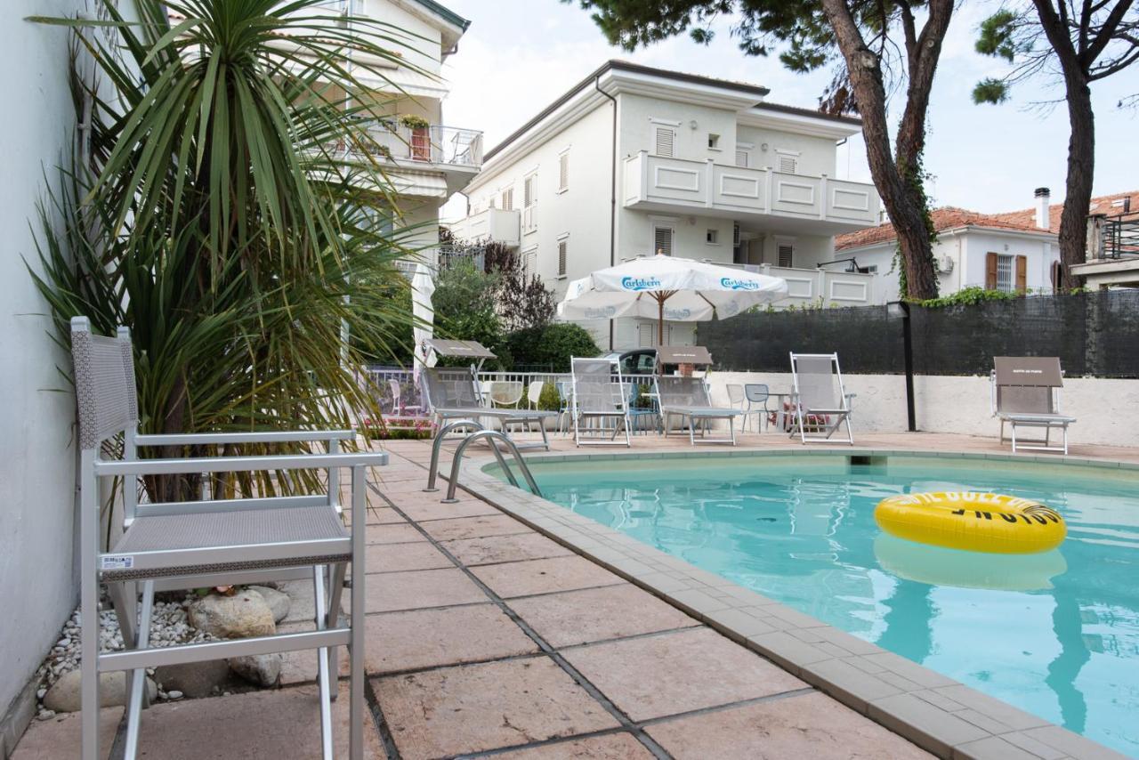 Hotel Consul - Family Hotel Riccione Bagian luar foto