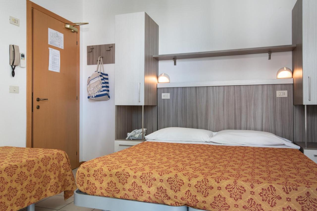Hotel Consul - Family Hotel Riccione Bagian luar foto
