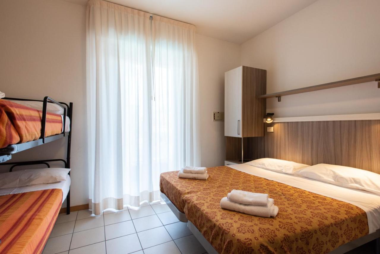 Hotel Consul - Family Hotel Riccione Bagian luar foto