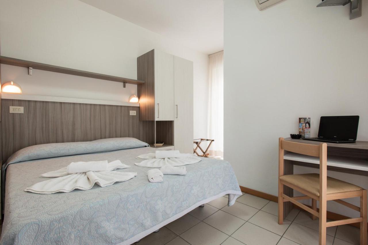 Hotel Consul - Family Hotel Riccione Bagian luar foto