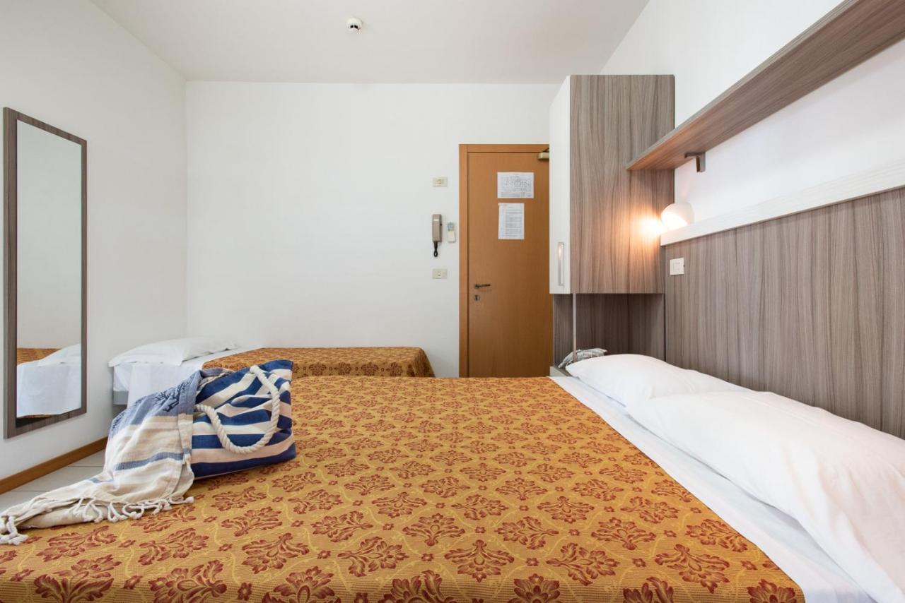 Hotel Consul - Family Hotel Riccione Bagian luar foto