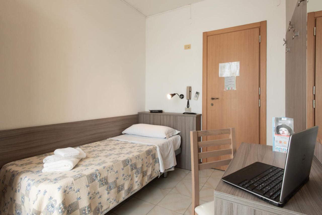 Hotel Consul - Family Hotel Riccione Bagian luar foto