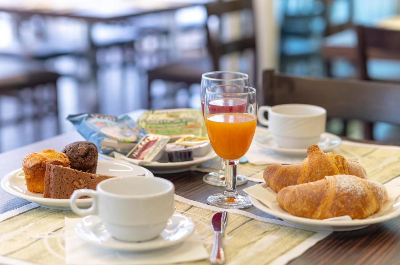 Hotel Consul - Family Hotel Riccione Bagian luar foto