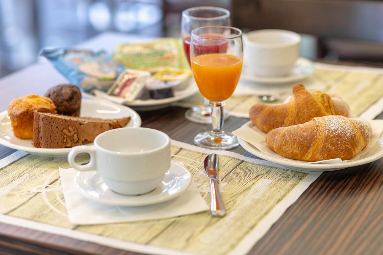 Hotel Consul - Family Hotel Riccione Bagian luar foto