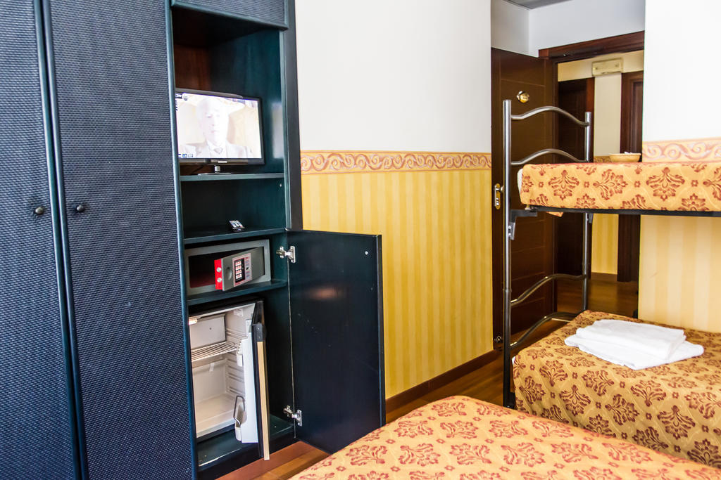 Hotel Consul - Family Hotel Riccione Ruang foto