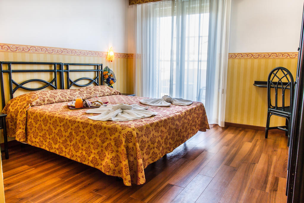 Hotel Consul - Family Hotel Riccione Ruang foto