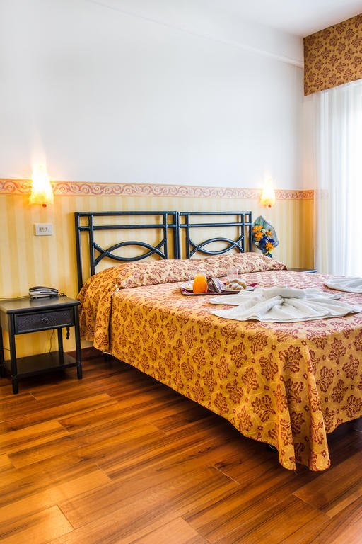 Hotel Consul - Family Hotel Riccione Ruang foto