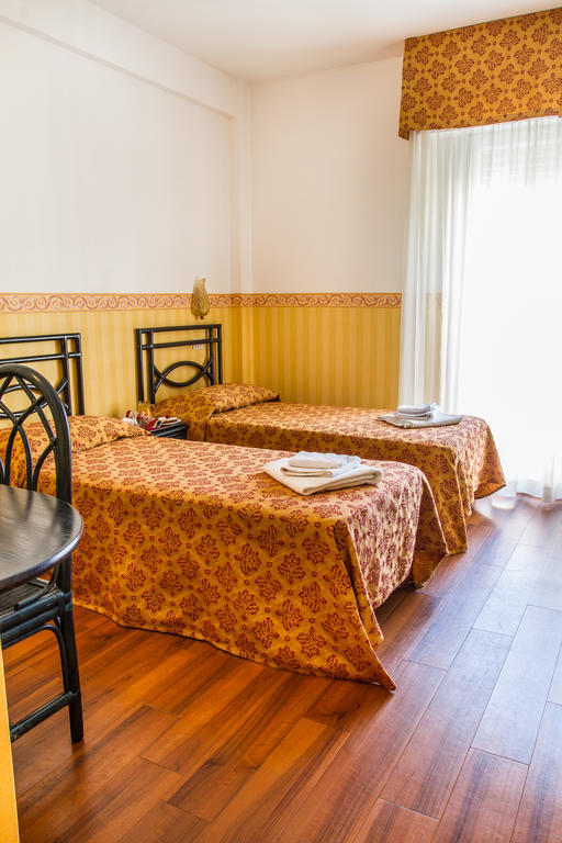 Hotel Consul - Family Hotel Riccione Ruang foto